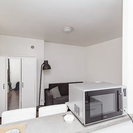Studio For 2 Very Bright In Montmartre Apartment *