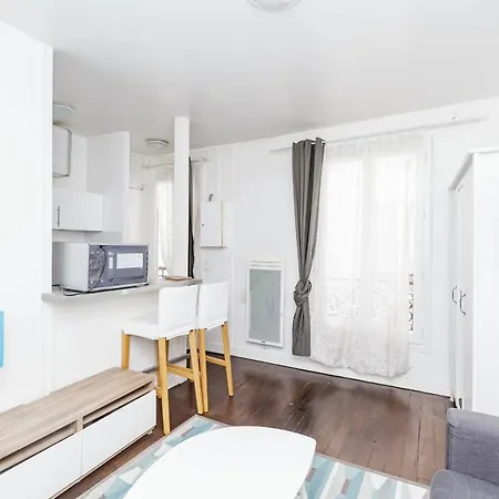 Studio For 2 Very Bright In Montmartre Apartment Paris