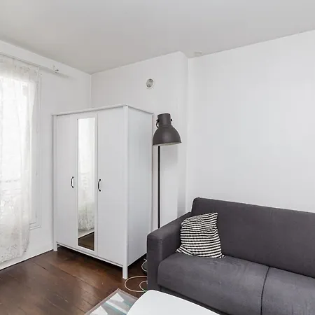 Apartment Studio For 2 Very Bright In Montmartre